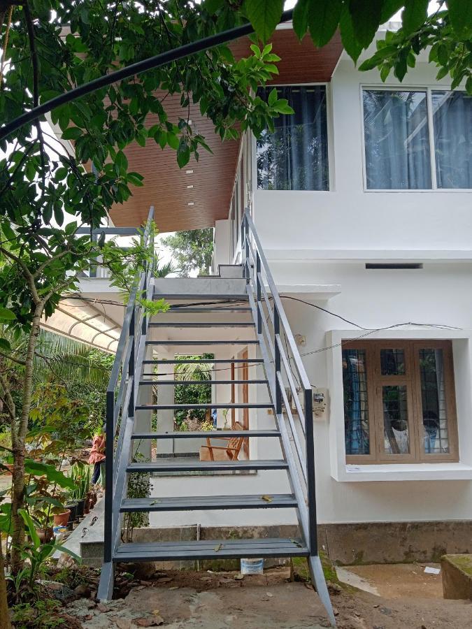 High Shine Homestay Meppadi ภายนอก รูปภาพ